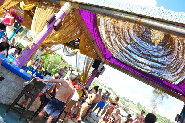 Edde Sands Champagne Shower